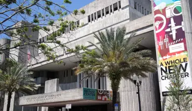 Orlando Public Library hosts half-off spring sale on books, CDs, DVDs this weekend