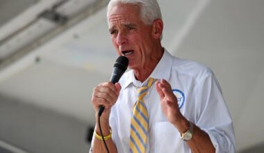 Former Florida governor Charlie Crist is running for a new office: his hometown St. Petersburg's mayor