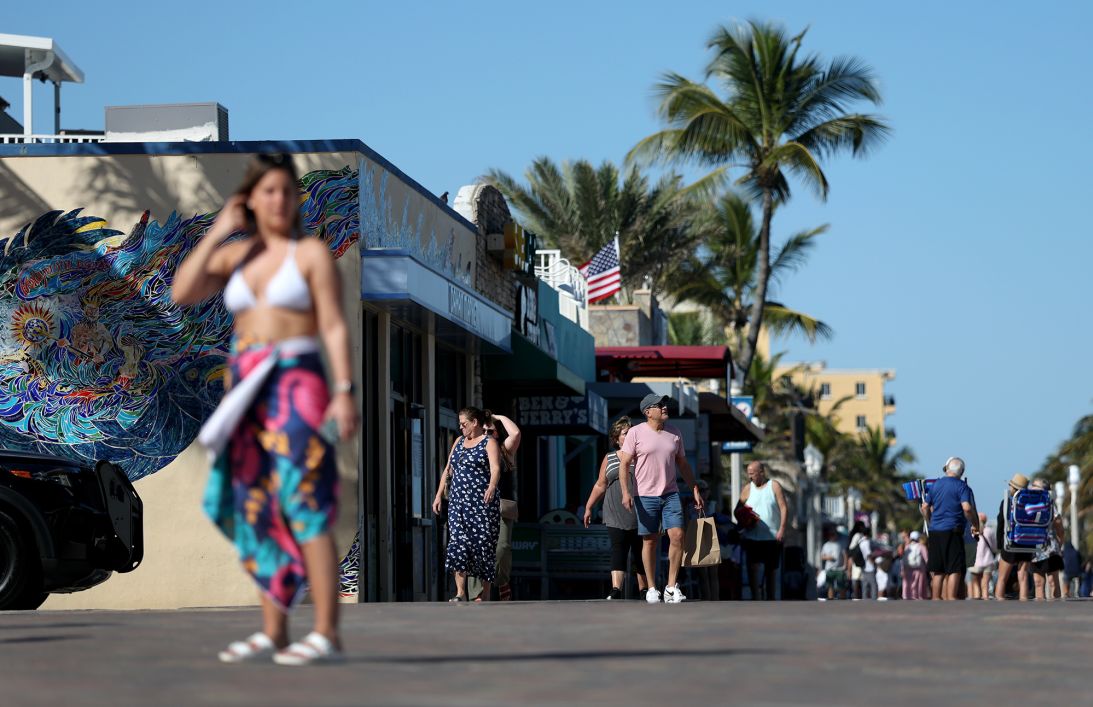 Some eateries in this part of Florida serve Canadian food and there are shows with Québécois stars who fly in to perform. But now, some Canadians are going elsewhere.
