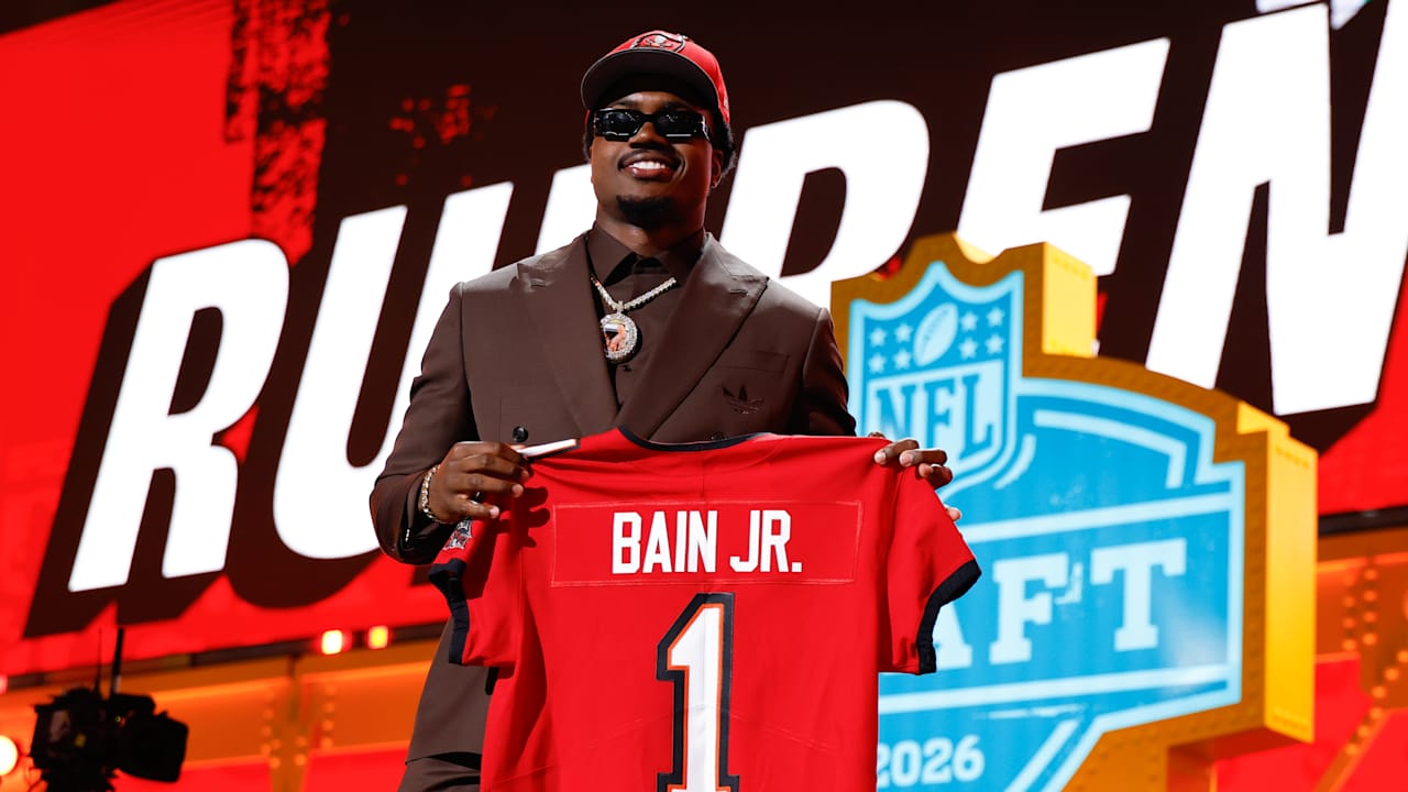 Buccaneers pick Miami LB Rueben Bain Jr. with No. 15 overall selection