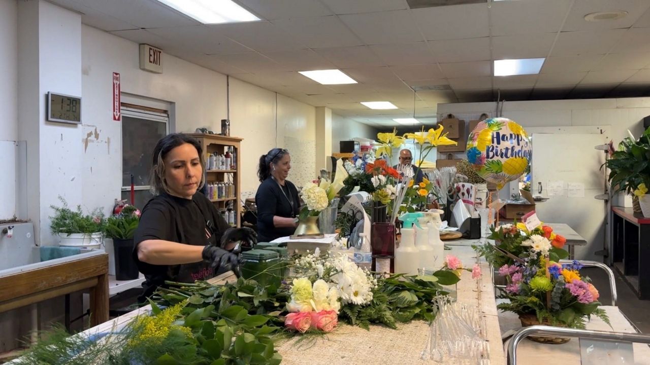 Gas prices squeeze Orlando florist before Mother’s Day rush
