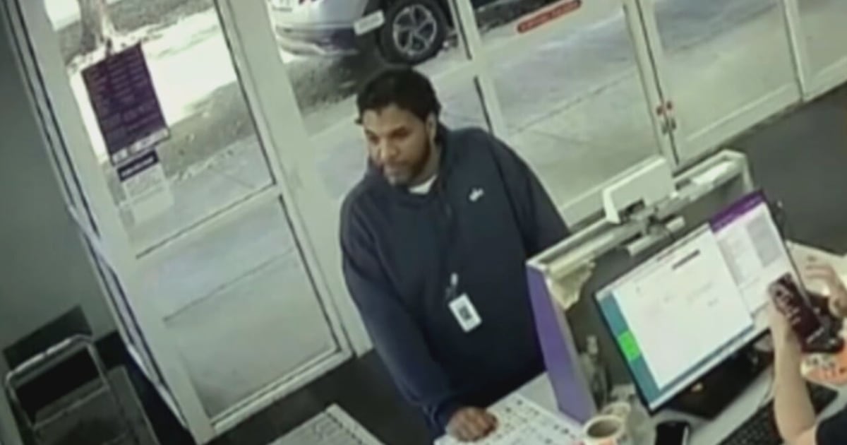 Florida police hunt man in $2 million Apple iPhone heist
