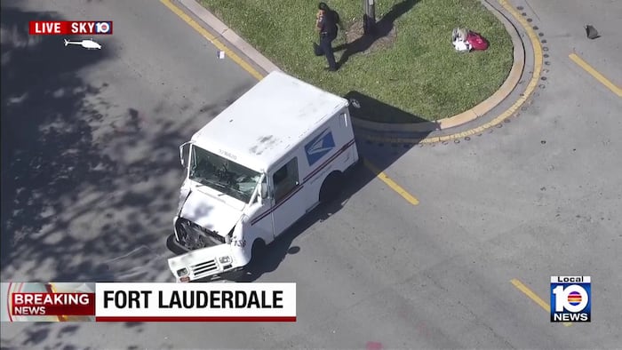 Mail carrier rushed to trauma center after Fort Lauderdale crash