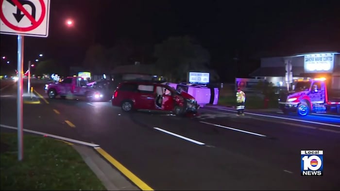 9 hospitalized, including 3 children, after crash on Sunrise Boulevard