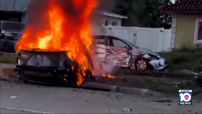 1 dead, 2 injured in Opa-locka crash