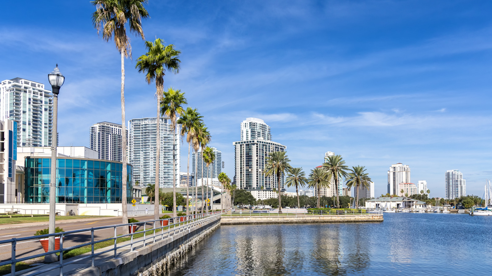 This Bustling Florida City's Walkable Downtown Has Artsy Attractions, Entertainment, And Top-Notch Eateries