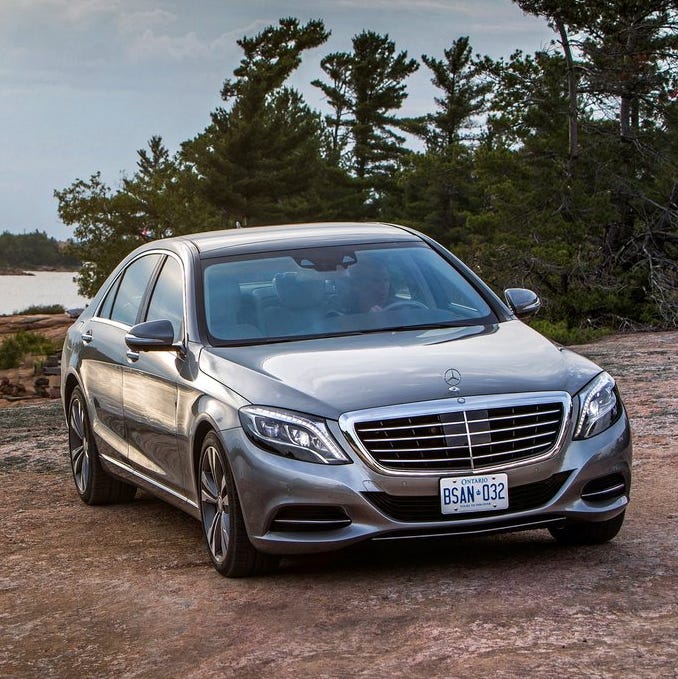 Land vehicle, Vehicle, Car, Luxury vehicle, Automotive design, Mid-size car, Personal luxury car, Mercedes-benz, Sky, Executive car, 