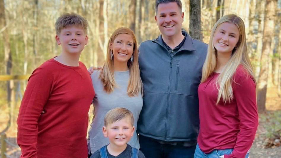 Community rallies for grieving Georgia families