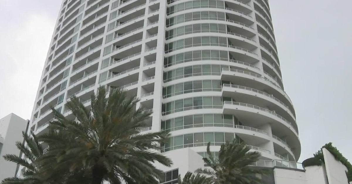 Fontainebleau hotel sued over new condo rental rules that some owners claim could be an "economic disaster"