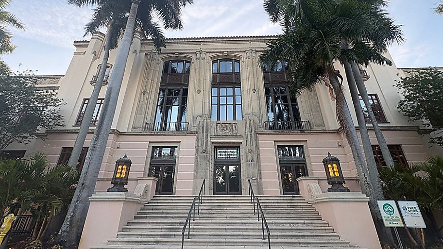 Open house held as St. Pete crafts budget