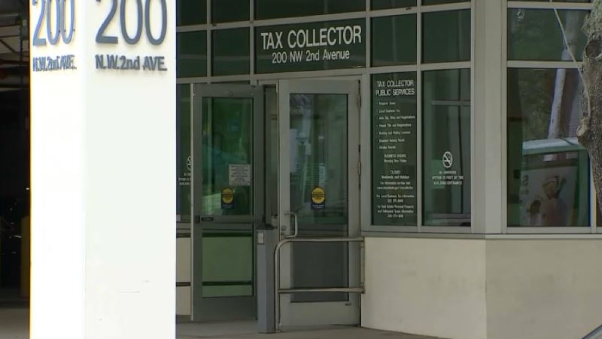 Miami-Dade tax collector’s clerk accused of secretly renewing licenses, officials say – NBC 6 South Florida