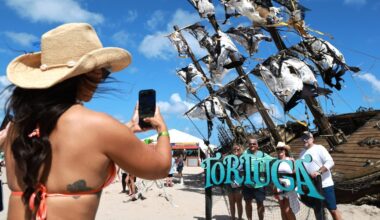 Gallery: Fans flock to Fort Lauderdale Beach Park for Tortuga Music Festival