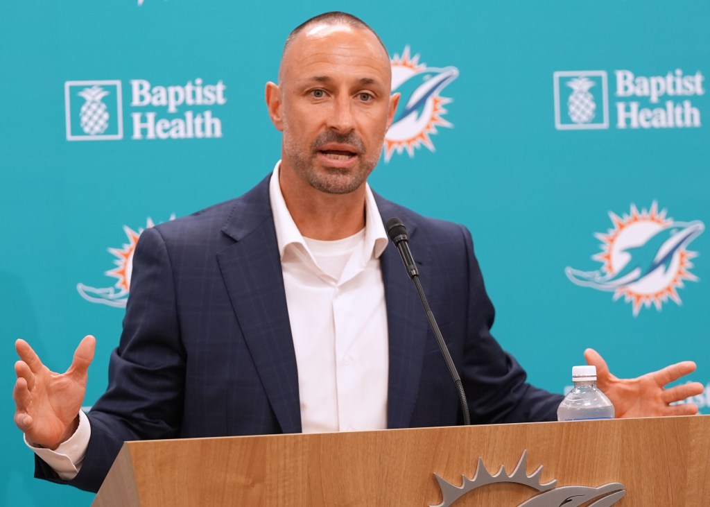 Dolphins draft Texas' Trey Moore, Pitt's Kyle Louis