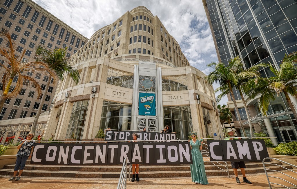 Activists want Orlando to take tougher stance against ICE detention center – Orlando Sentinel