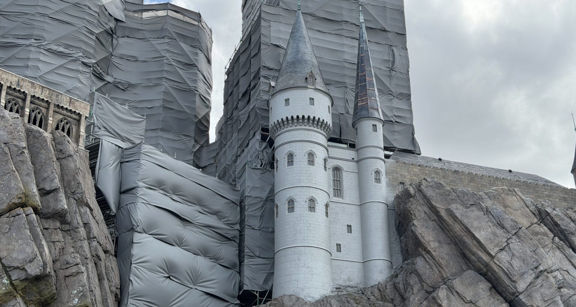 Hogwarts Towers Turn Pale Gray During Refurbishment at Universal Islands of Adventure