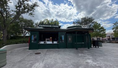 Parkside Fare Updates Menu With BBQ Pork Hot Dog & Loaded Pretzel at Universal Studios Florida