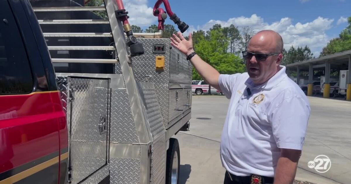 Tallahassee crews deploy to battle 4,000-acre Railroad Complex fire