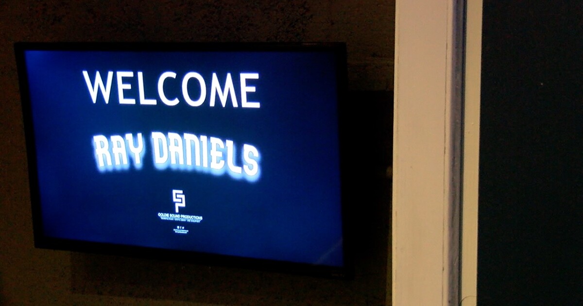 Ray Daniels and Goldie Sound host free networking event for local artists