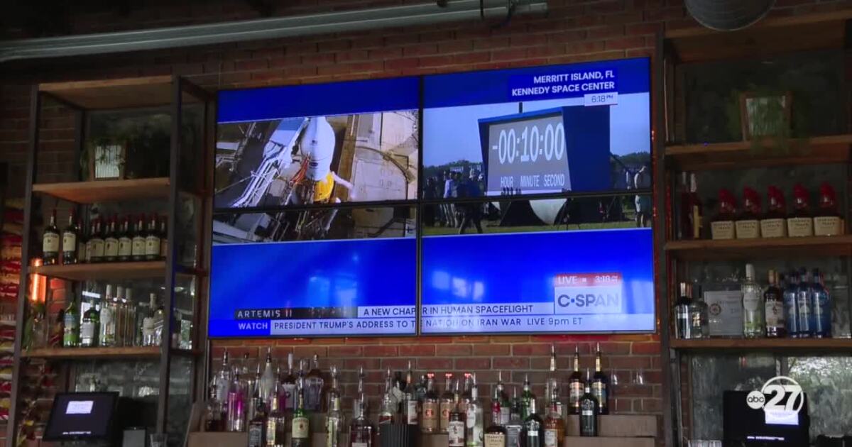 Artemis II rocket launch creates memorable moment for Tallahassee bar patrons