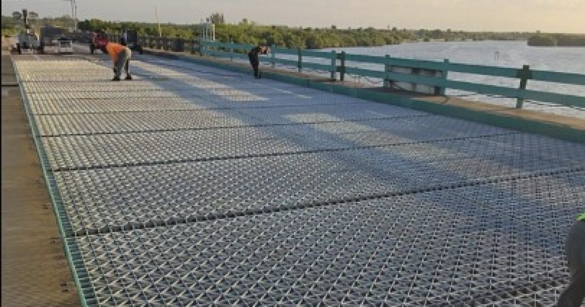 Wilson Pigott Bridge decking project proceeding on schedule, FDOT reports | WGCU News