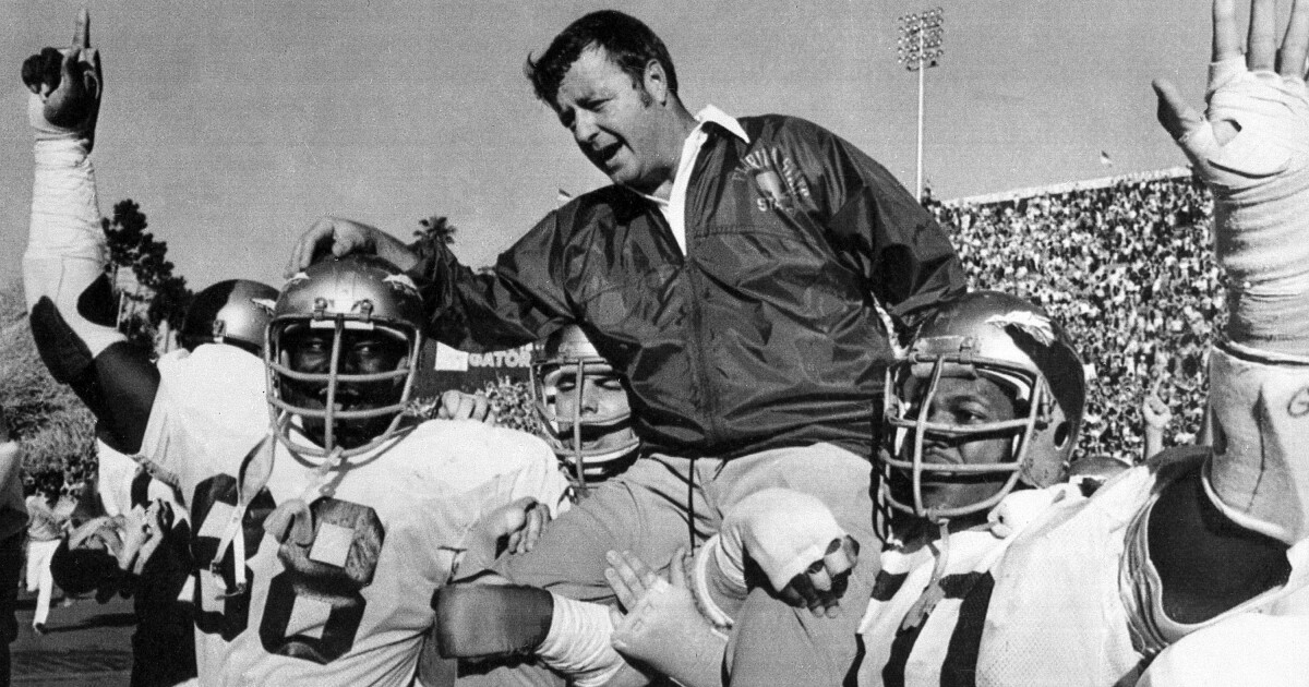 Tallahassee International Airport officially renamed to honor Bobby Bowden