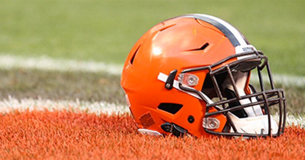 Browns trade up, select Florida OT