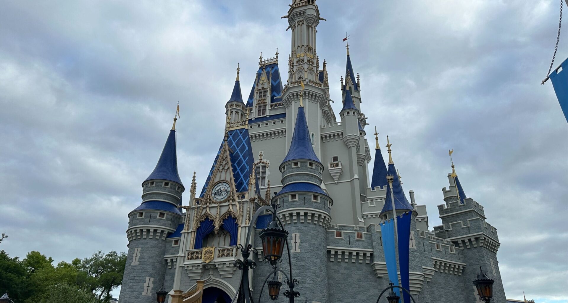 3 Best and Worst Lightning Lanes at Magic Kingdom