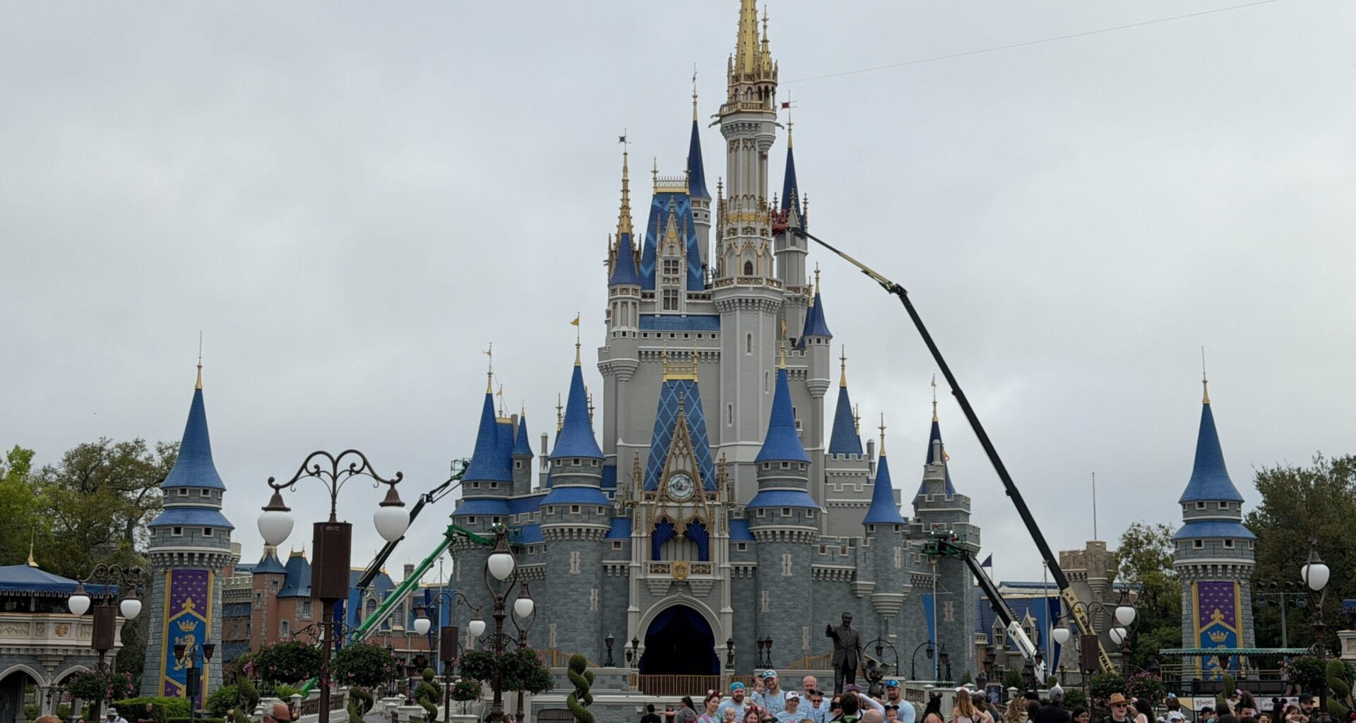 Wind Advisory Issued for Walt Disney World & Universal Orlando, Gusts Up to 45 MPH