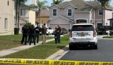 1 dead after plane crashes into Wesley Chapel subdivision