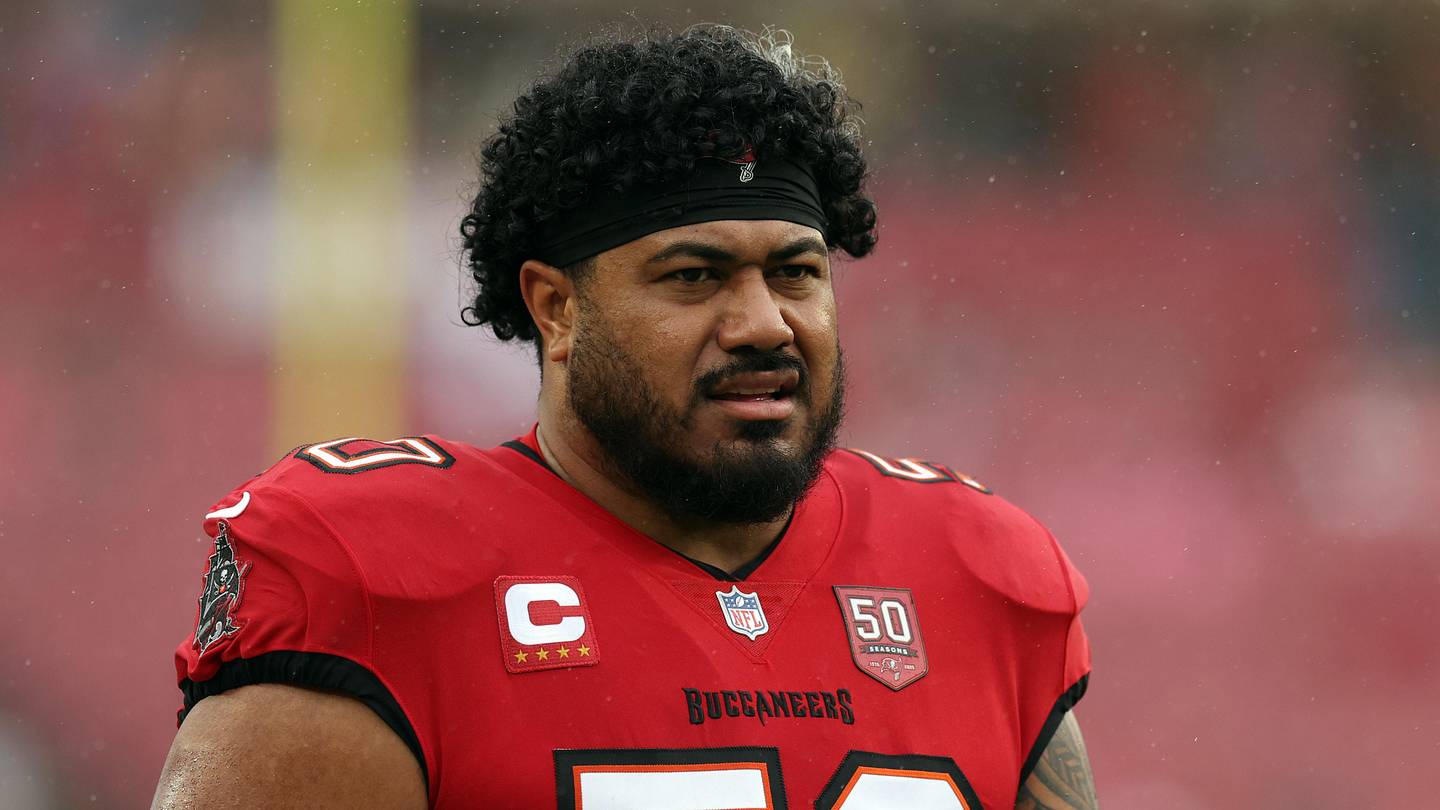 Predicting Which Big-Name Buccaneers 2027 Free Agents Stay or Leave