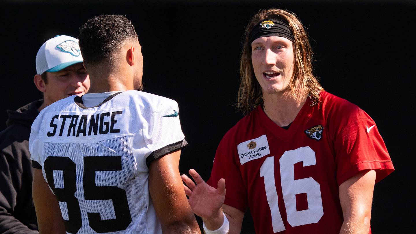 Trevor Lawrence Sees Key Advantages in Jaguars' Seismic TE Shift