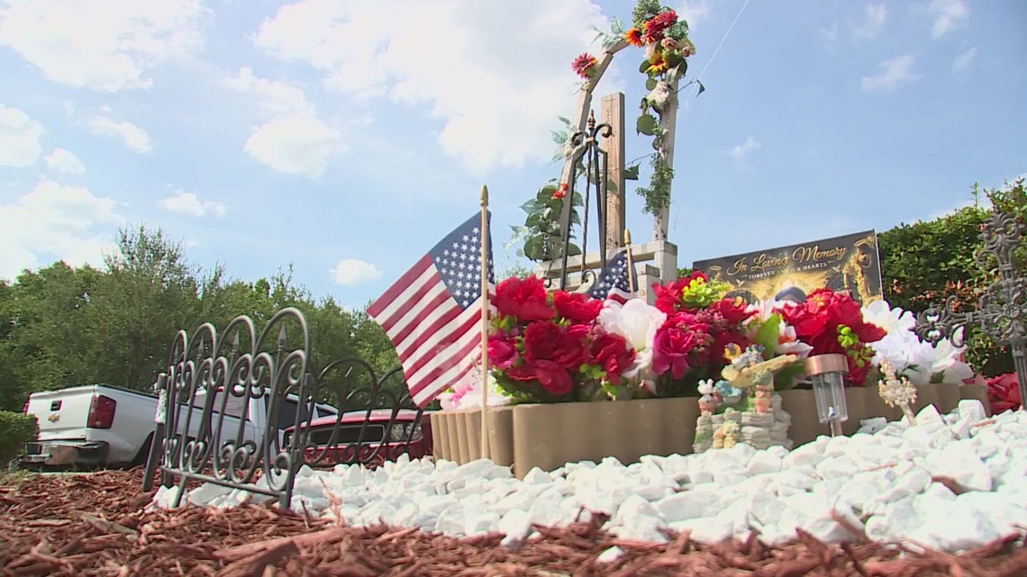 Family of Jacksonville Dollar General shooting victim thanks officer who rebuilt vandalized memorial
