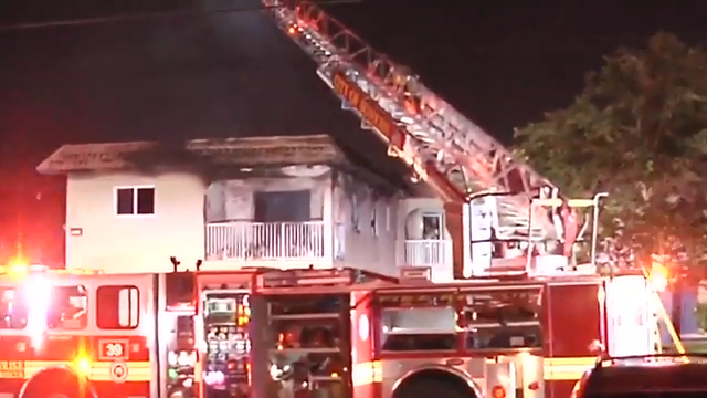 Fire crews extinguish apartment fire in Sunrise; no injuries reported - WSVN 7News | Miami News, Weather, Sports