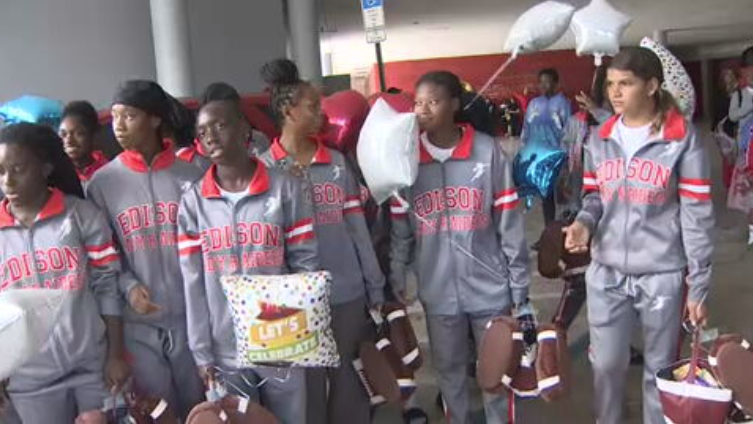 Miami Edison High girls’ flag football competing in state semifinals in Tampa - WSVN 7News | Miami News, Weather, Sports