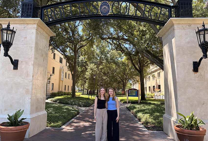 Windermere twins graduate as co-valedictorians from Rollins College