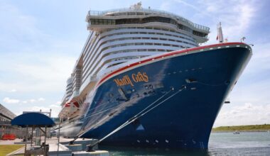 Carnival cruise rescues 9 from disabled boat off of Florida coast – NBC 6 South Florida