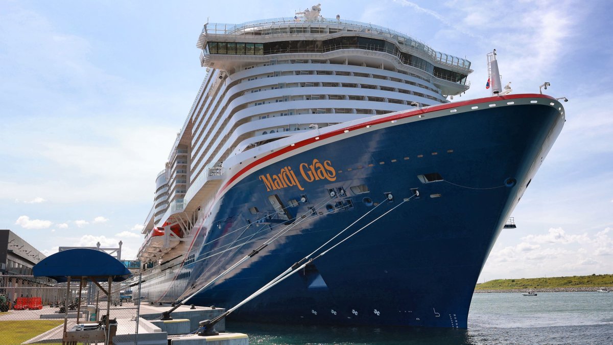 Carnival cruise rescues 9 from disabled boat off of Florida coast – NBC 6 South Florida