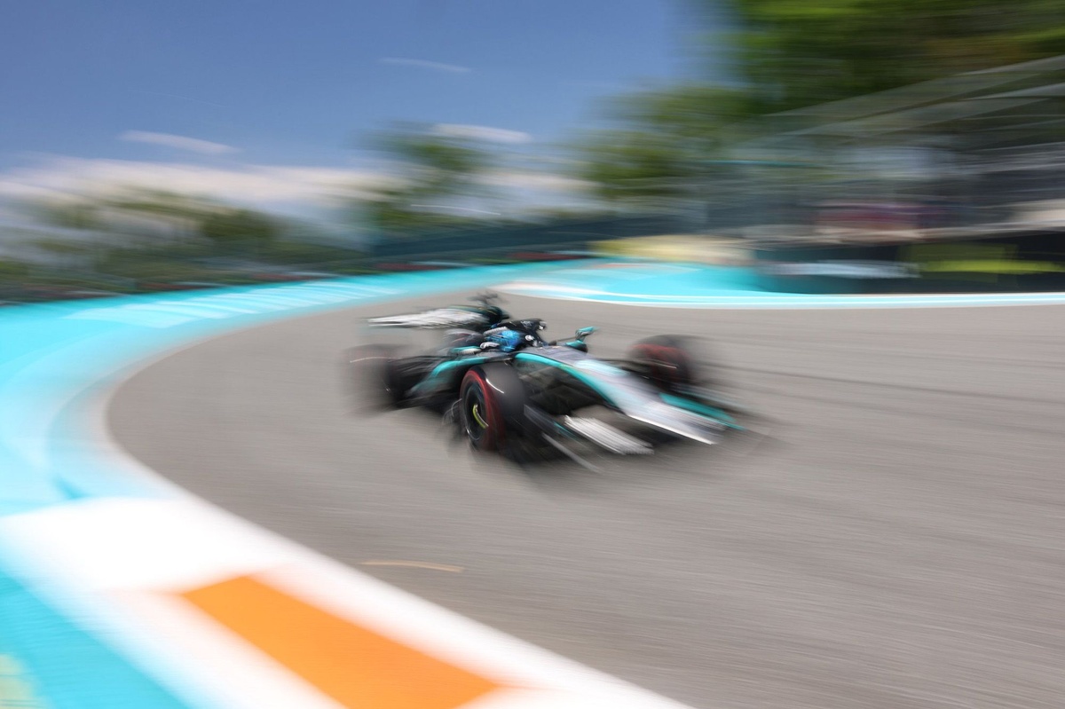 Mercedes leads, challengers on the rise