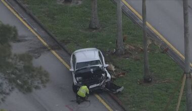 1 injured after car crash in Davie