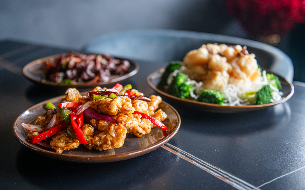 I-Drive’s Moon Wok Kitchen & Lounge slides through a menu of fetching Cantonese classics