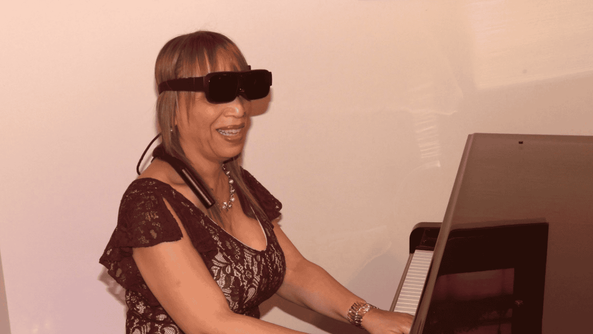 Local Blind Musician Sees a Brighter Future: Jeanette Von Dyck to Perform at Broward Center Saturday