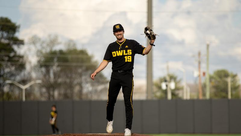 Late Comeback Lifts Owls Past 24th-Ranked Gamecocks, 5-2