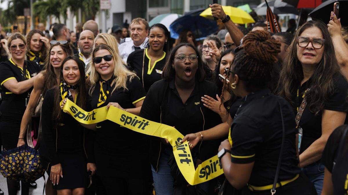 How the end of Spirit Airlines has changed lives. ‘Back to ramen noodles’