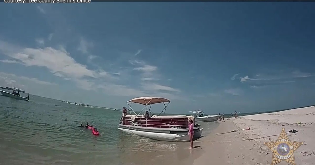 Video: Florida deputy rescues 3 girls from rip current