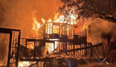 Florida firefighters attack fire without nearby hydrant