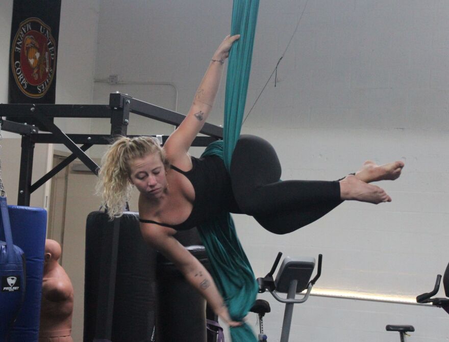 Jenna Algeo on the silks at Fit to Fly.