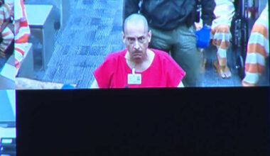 Suspect in Florida deputy stabbing has history of violence with members of law enforcement, records show