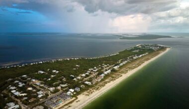 As hurricane season nears, South Florida homeowners are gambling on no insurance