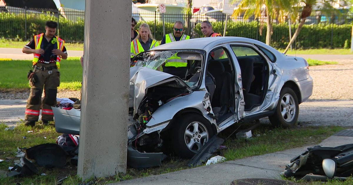 2 airlifted to hospital after car crashes into utility pole on US-19 in Pinellas County, FHP says