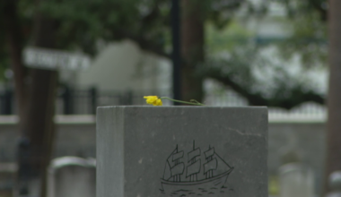 Volunteers help preserve Tampa history at Oaklawn Cemetery ahead of Memorial Day